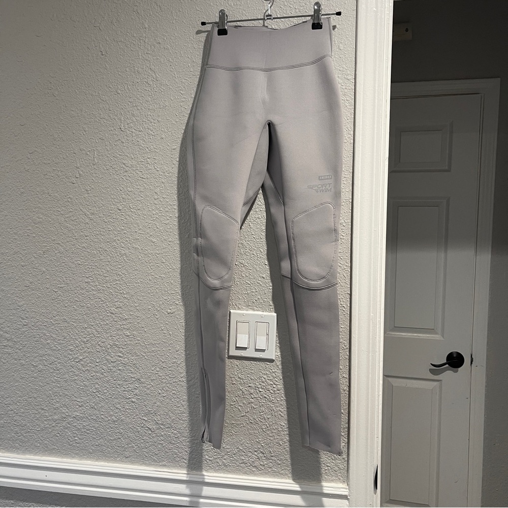 SKIMS sport Gray swim pants XS NWT - Picture 4 of 11